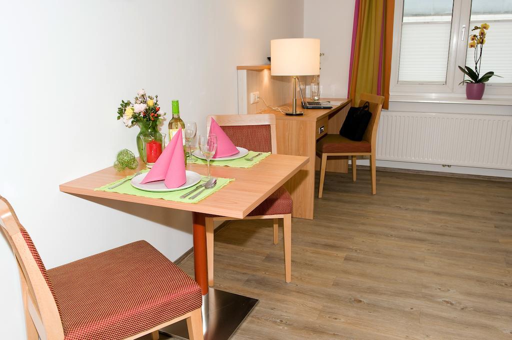 Ferienwohnungen - Boarding Wohnungen Sonnenhof Lenzing Rom bilde